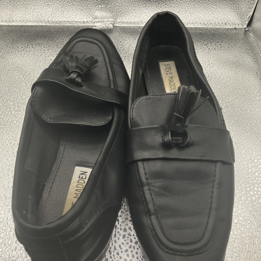 Steve Madden Minka women twin tassel, slip on leather loafer, black, size 7 M - Picture 4 of 9